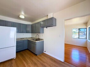 4849 Saratoga Ave in San Diego, CA - Building Photo - Building Photo