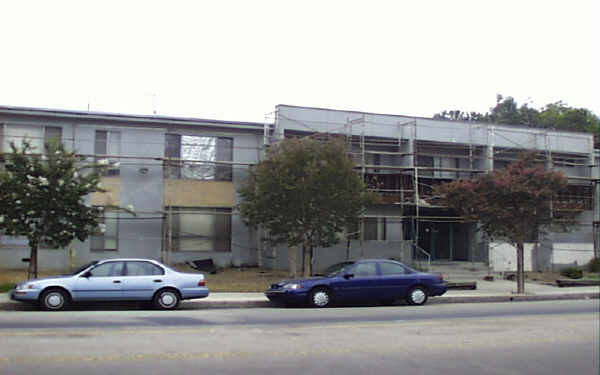 4521 Colfax Ave in North Hollywood, CA - Foto de edificio - Building Photo