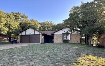 316 Woodard Ln in Azle, TX - Building Photo - Building Photo