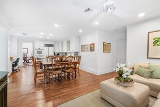 240 Miraflores Dr in Palm Beach, FL - Building Photo - Building Photo