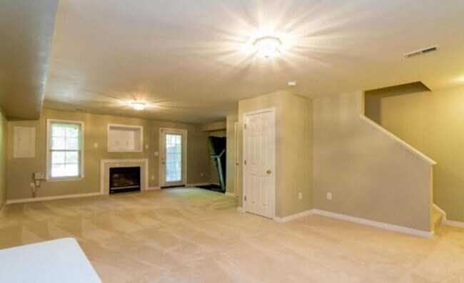 205 Donelson Loop in Stafford, VA - Building Photo - Building Photo