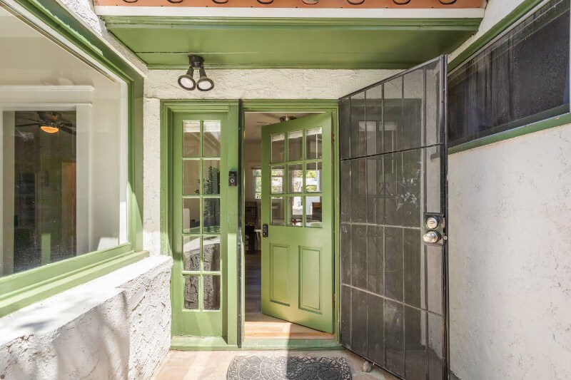 735 Belmont Ave in Long Beach, CA - Building Photo