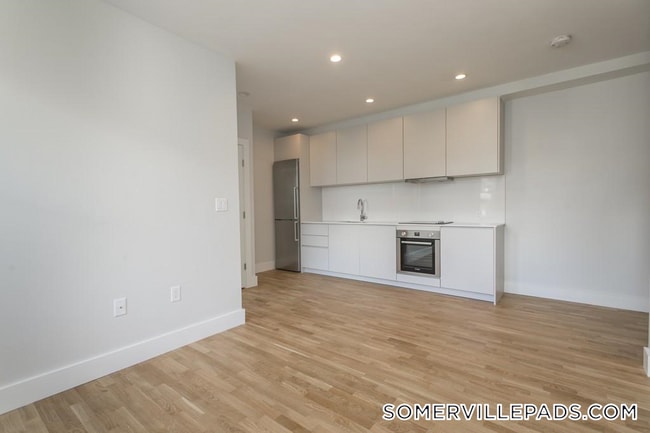 138 Highland Ave in Somerville, MA - Building Photo - Building Photo