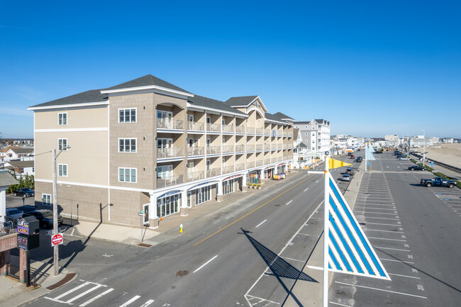 Sea Spray Condominiums in Hampton, NH - Building Photo - Building Photo