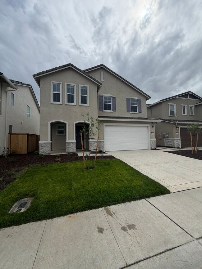8404 Sinesky Wy in Elk Grove, CA - Building Photo - Building Photo