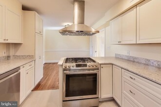 4623 Rosedale Ave in Bethesda, MD - Building Photo - Building Photo