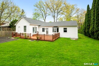 33 Circle Dr in Greenwich, CT - Building Photo - Building Photo