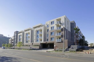 5902-5926 Firefly Pl Dr in Playa Vista, CA - Building Photo - Building Photo