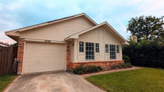 12142 Westwold Dr in Tomball, TX - Building Photo - Building Photo