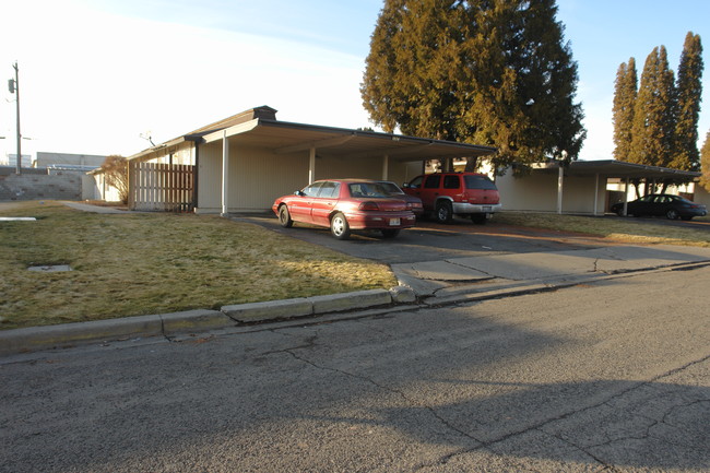 1008-1020 S 51st Ave in Yakima, WA - Building Photo - Building Photo