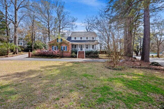 property at 100 Lakeview Dr