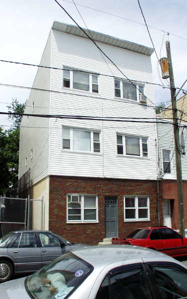 73 Sherman Ave in Jersey City, NJ - Building Photo - Building Photo