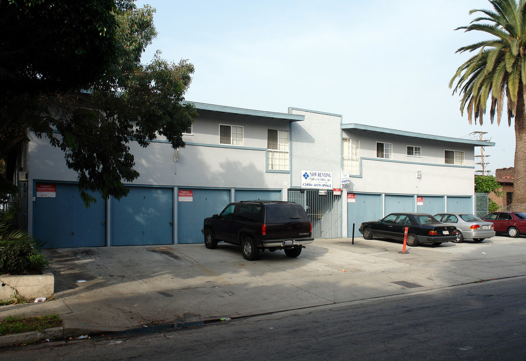 821 N Eucalyptus Ave ( 216 W Plymouth St ) in Inglewood, CA - Foto de edificio