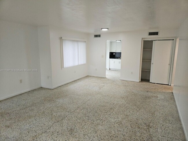 11330 Peachtree Dr in Miami, FL - Building Photo - Building Photo