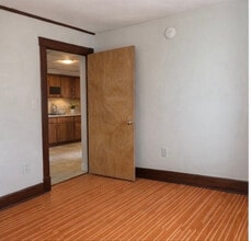 413 Cumberland St in Rumford, ME - Building Photo - Building Photo