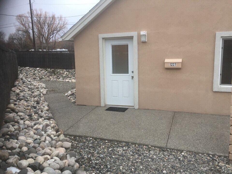 1227 Parkhill Dr in Billings, MT - Foto de edificio