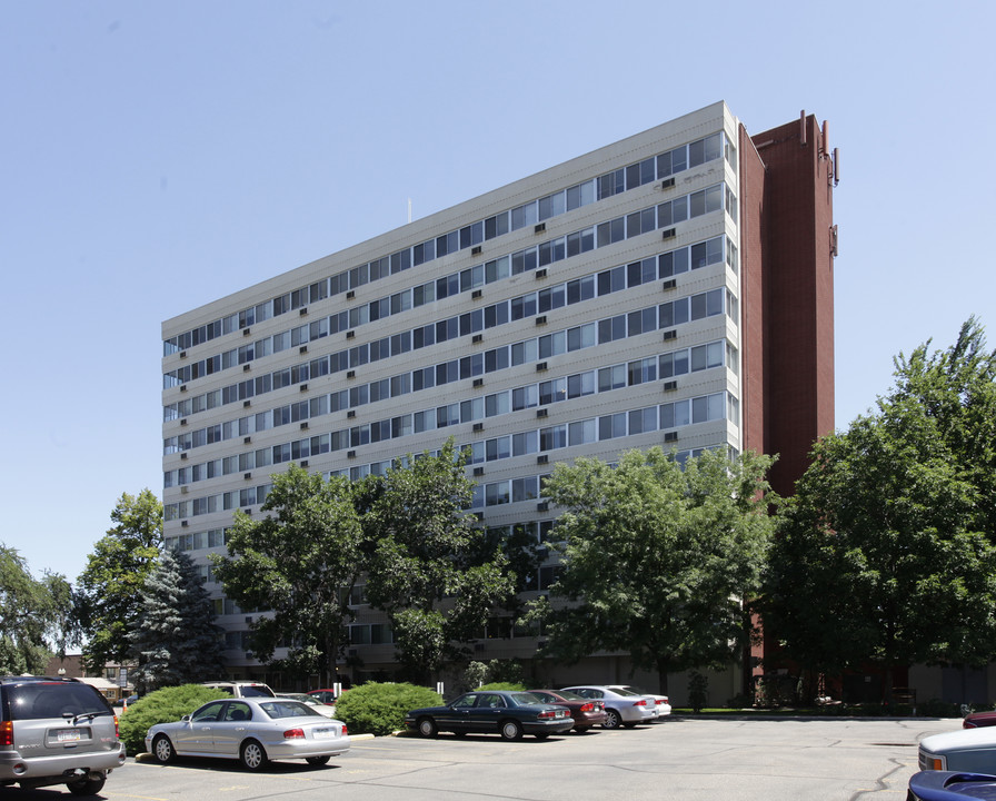 Highland West Senior Citizens Apartments in Wheat Ridge, CO - Foto de edificio