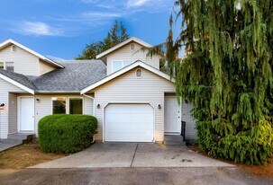 704 Drayton St in Lynden, WA - Building Photo