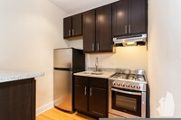 4614 N Paulina St, Unit 202 in Chicago, IL - Building Photo - Building Photo