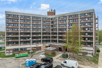 Adlai Stevenson Gardens in Joliet, IL - Building Photo - Building Photo