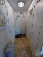 250 Brittany Dr in Ottawa, ON - Building Photo - Building Photo