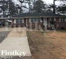 901 Elizabeth Dr in Birmingham, AL - Building Photo