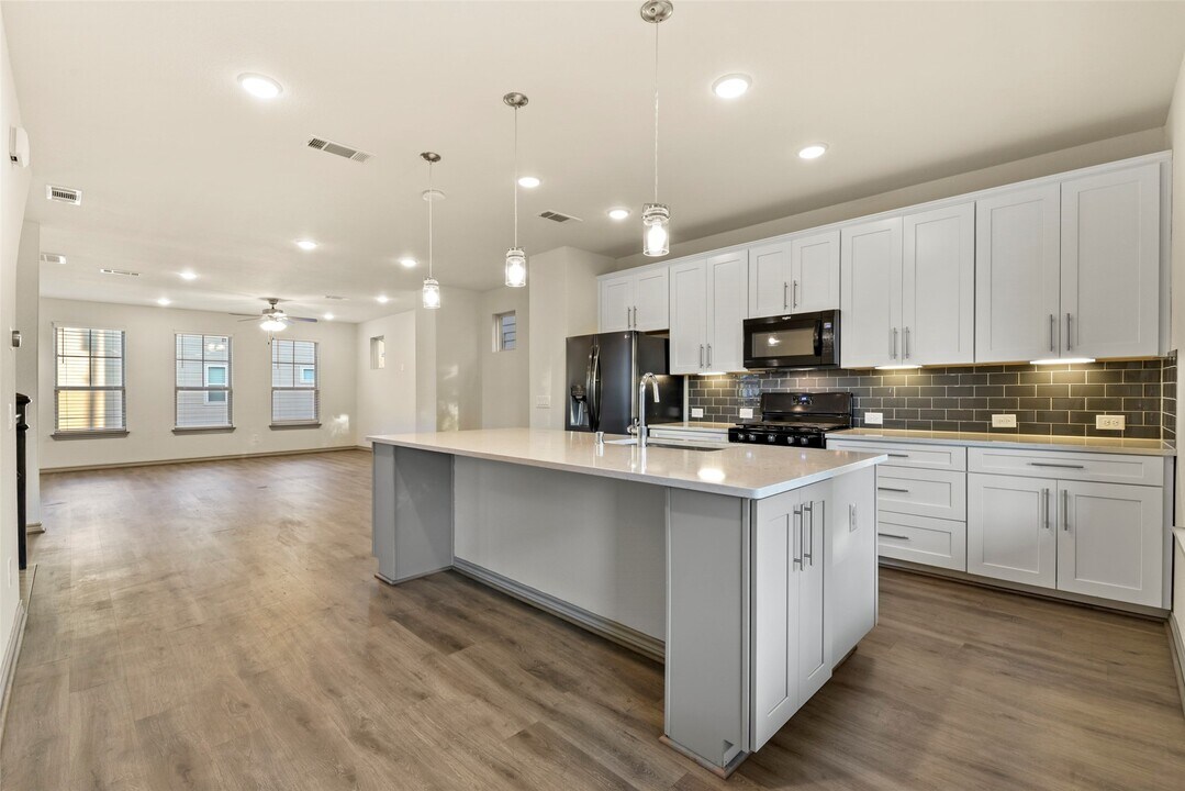 2123 Sequoia Woods Dr in Houston, TX - Building Photo