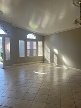 8820 Winlock St in Bakersfield, CA - Building Photo - Building Photo