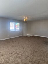 807 Lawry Ave in Las Vegas, NV - Building Photo - Building Photo