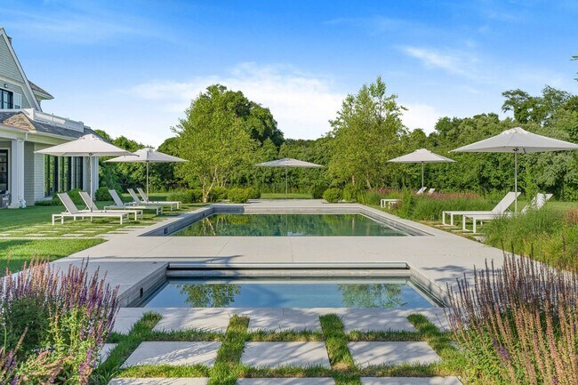 127 Greenleaf Ln in Sagaponack, NY - Building Photo - Building Photo