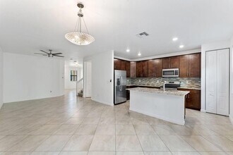 12756 Anthorne Ln in Boynton Beach, FL - Foto de edificio - Building Photo