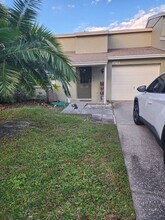 1514 Adams Cir E in Largo, FL - Foto de edificio - Building Photo