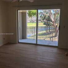 1865 Palm Cove Blvd, Unit verano in Delray Beach, FL - Foto de edificio - Building Photo