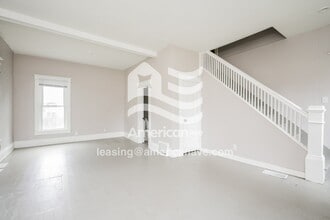 114 W Cleveland Ave in Elkhart, IN - Foto de edificio - Building Photo