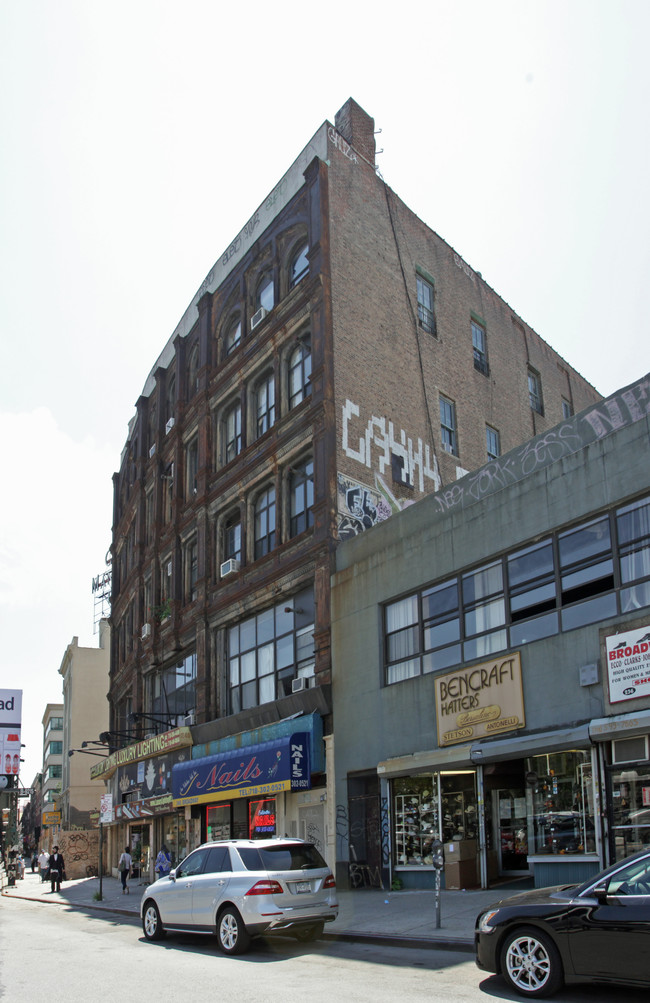 242 Broadway in Brooklyn, NY - Building Photo - Building Photo