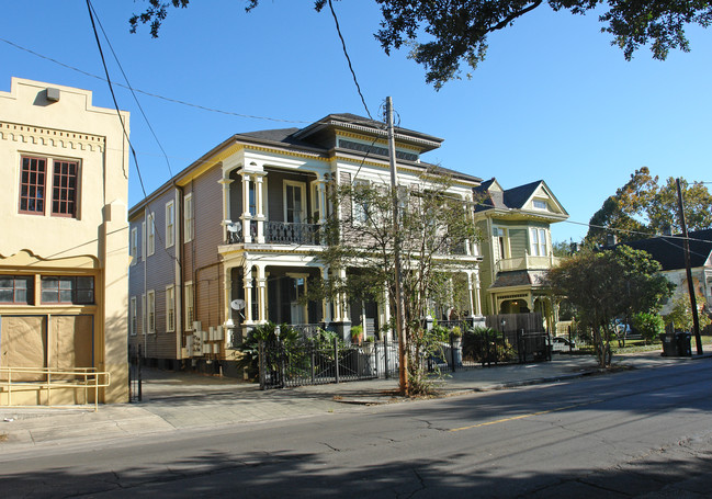 4919 Magazine St in New Orleans, LA - Foto de edificio - Building Photo