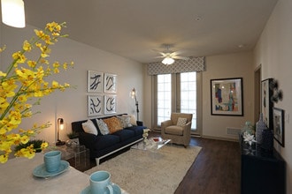 The Oliver Bloomfield in Bloomfield, CT - Building Photo - Interior Photo