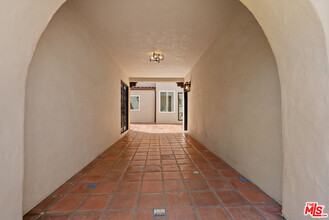 1527 N Beverly Dr in Beverly Hills, CA - Building Photo - Building Photo