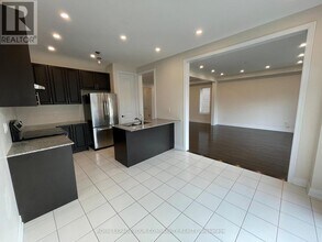 306 Cedar Hedge Rd in Milton, ON - Building Photo - Building Photo