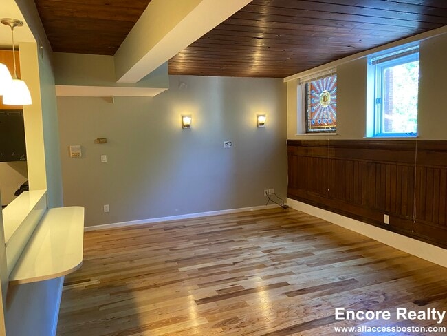 17 Bow St in Somerville, MA - Foto de edificio - Building Photo