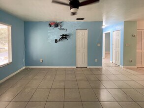 1048 SW 6th Dr in Gainesville, FL - Foto de edificio - Building Photo