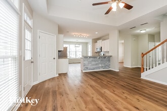 112 Market Ln in Canton, GA - Foto de edificio - Building Photo