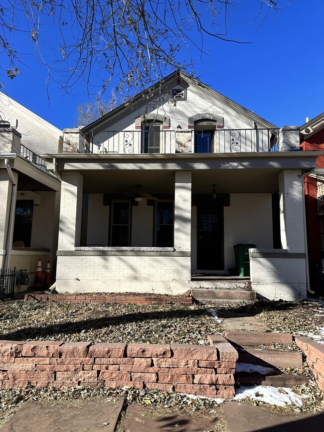 property at 2065 Emerson St