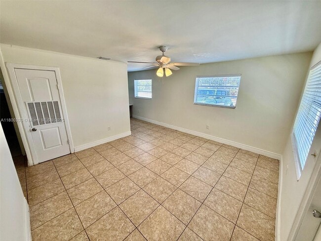 2633 NW 9th Ave in Wilton Manors, FL - Foto de edificio - Building Photo