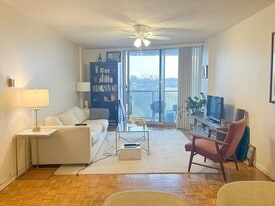 19 Winchester St, Unit 604 in Brookline, MA - Building Photo