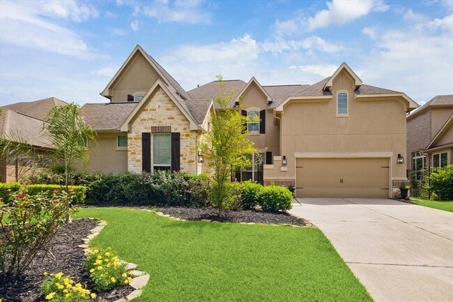 property at 27 Tioga Pl