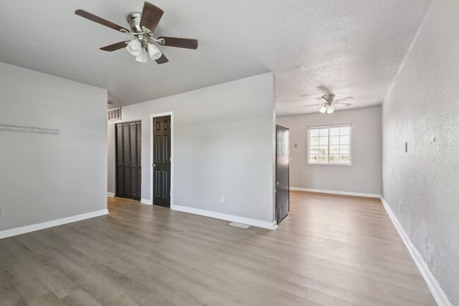 property at 1604 Parklane Dr