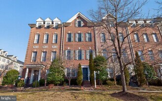 593 Cedar Ave in Gaithersburg, MD - Building Photo