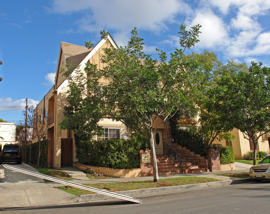 360 N Curson Ave in Los Angeles, CA - Building Photo