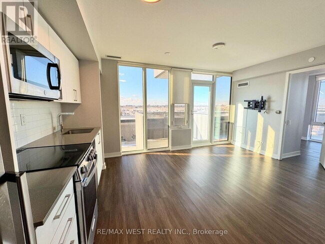 38 Monte Kwinter Ct in Toronto, ON - Building Photo - Building Photo